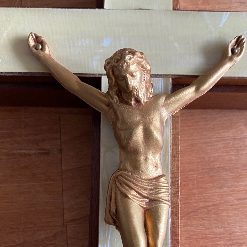 Vintage Wooden Crucifix Sick Call Kit with Gold Accents - Picture 3 of 16
